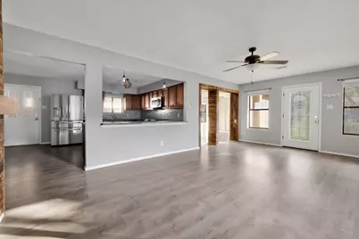 319 Pearl St, Kerrville, TX 78028 - Photo 6