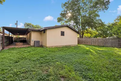 319 Pearl St, Kerrville, TX 78028 - Photo 22