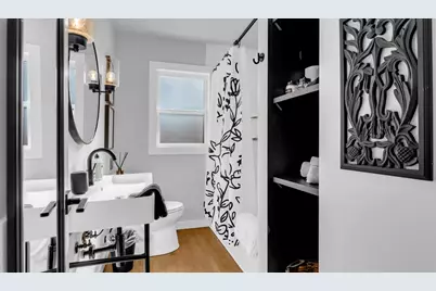 335 W Burbank St, Fredericksburg, TX 78624 - Photo 16