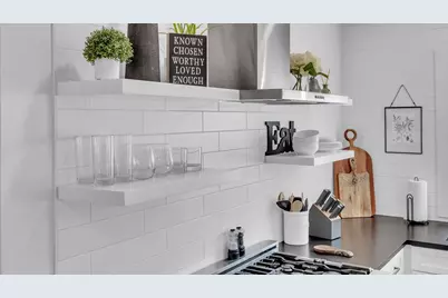 335 W Burbank St, Fredericksburg, TX 78624 - Photo 10