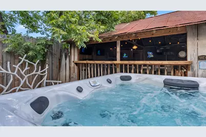 309 Fulton St, Fredericksburg, TX 78624 - Photo 32