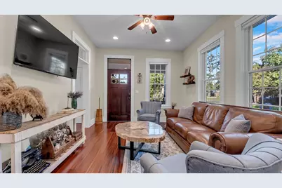 309 Fulton St, Fredericksburg, TX 78624 - Photo 6