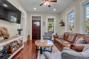 309 Fulton St, Fredericksburg, TX 78624 - Photo 6