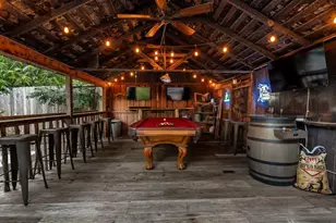 309 Fulton St, Fredericksburg, TX 78624 - Photo 2