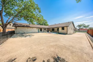 204 N Elk St, Fredericksburg, TX 78624 - Photo 52