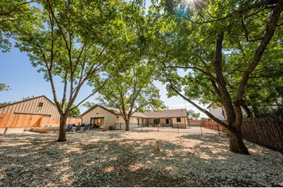 204 N Elk St, Fredericksburg, TX 78624 - Photo 46