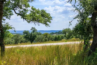 189 Fallen Acorn Dr, Blanco, TX 78606 - Photo 4