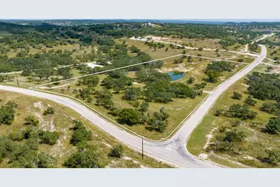 189 Fallen Acorn Dr, Blanco, TX 78606 - Photo 2