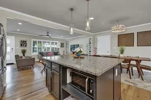 112 W Mulberry St, Fredericksburg, TX 78624 - Photo 6