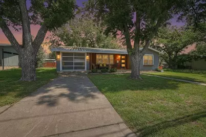 112 W Mulberry St, Fredericksburg, TX 78624 - Photo 24