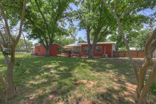112 W Mulberry St, Fredericksburg, TX 78624 - Photo 20