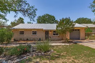 710 Fifth St, Comfort, TX 78013 - Photo 2