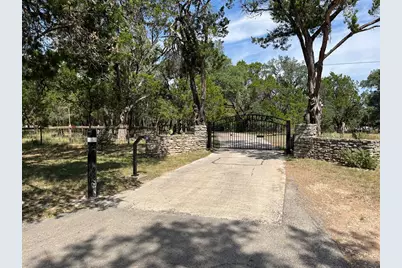 412 Field Rd, Fischer, TX 78623 - Photo 2