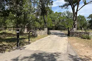 412 Field Rd, Fischer, TX 78623 - Photo 2