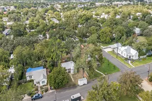 413 E College St, Fredericksburg, TX 78624 - Photo 10