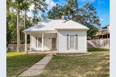 413 E College St, Fredericksburg, TX 78624 - Photo 1