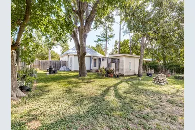 413 E College St, Fredericksburg, TX 78624 - Photo 6