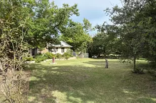 17 Roadrunner Dr, Fredericksburg, TX 78624 - Photo 14