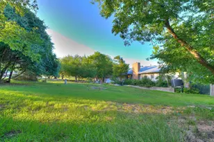 17 Roadrunner Dr, Fredericksburg, TX 78624 - Photo 2