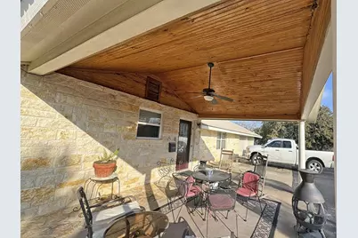 702 E Schubert St, Fredericksburg, TX 78624 - Photo 8