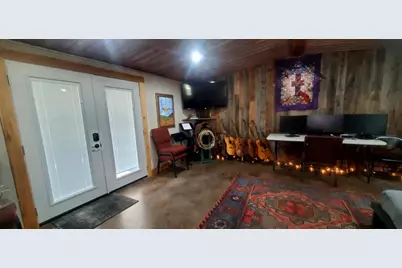 702 E Schubert St, Fredericksburg, TX 78624 - Photo 26