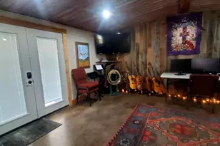 702 E Schubert St, Fredericksburg, TX 78624 - Photo 26