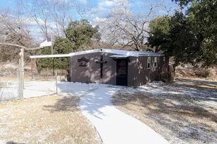 702 E Schubert St, Fredericksburg, TX 78624 - Photo 22