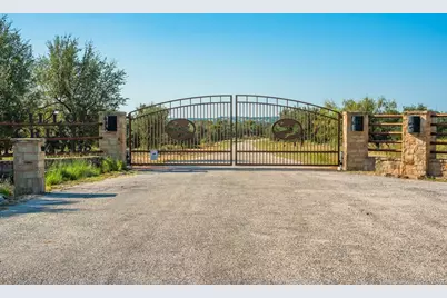 10 Slate Rock Rd, Fredericksburg, TX 78675 - Photo 8