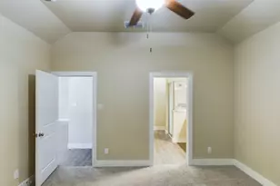 227 Dudley Wy, Fredericksburg, TX 78624 - Photo 4