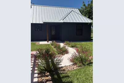 207 N Fourth St, Harper, TX 78631 - Photo 2