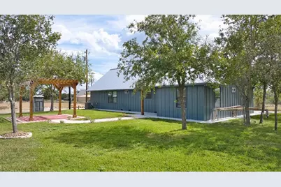 207 N Fourth St, Harper, TX 78631 - Photo 4