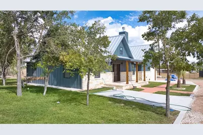 207 N Fourth St, Harper, TX 78631 - Photo 8