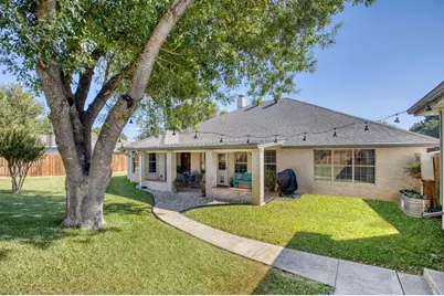 205 Edgewood Dr, Fredericksburg, TX 78624 - Photo 2
