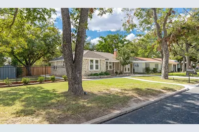 103 W Centre St, Fredericksburg, TX 78624 - Photo 26