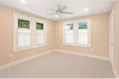 103 W Centre St, Fredericksburg, TX 78624 - Photo 12