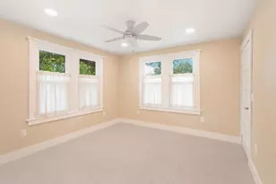 103 W Centre St, Fredericksburg, TX 78624 - Photo 12