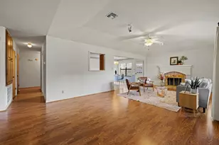 108 Tanglewood Dr, Fredericksburg, TX 78624 - Photo 2