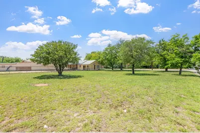 1007 N Llano St, Fredericksburg, TX 78624 - Photo 32