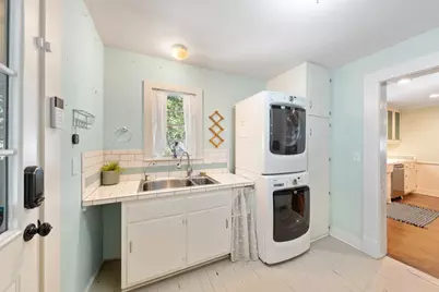 105 E Centre St, Fredericksburg, TX 78624 - Photo 10