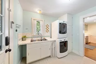 105 E Centre St, Fredericksburg, TX 78624 - Photo 10