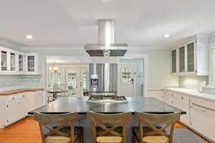 105 E Centre St, Fredericksburg, TX 78624 - Photo 6