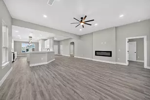 1604 Redwood Ct, Fredericksburg, TX 78624 - Photo 4
