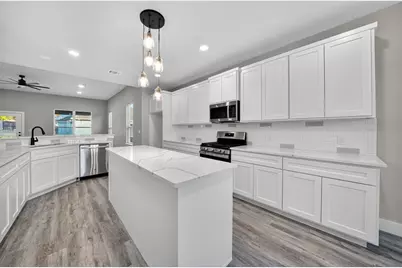 1604 Redwood Ct, Fredericksburg, TX 78624 - Photo 4