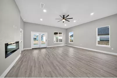 1604 Redwood Ct, Fredericksburg, TX 78624 - Photo 6
