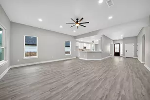 1604 Redwood Ct, Fredericksburg, TX 78624 - Photo 10