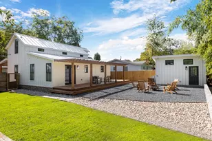 212 W Peach St, Fredericksburg, TX 78624 - Photo 24