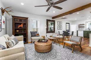 212 W Peach St, Fredericksburg, TX 78624 - Photo 6