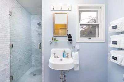 203 W Travis St, Fredericksburg, TX 78624 - Photo 18