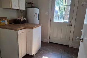 109 W Travis St, Fredericksburg, TX 78624 - Photo 20