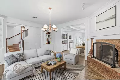 612 W San Antonio St, Fredericksburg, TX 78624 - Photo 2